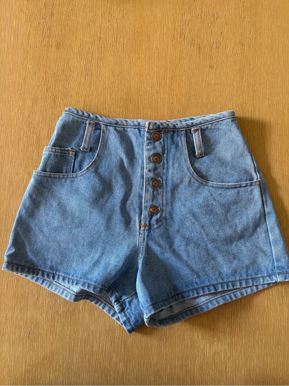Moda High-Waist Button-Front Denim Shorts - Light Blue